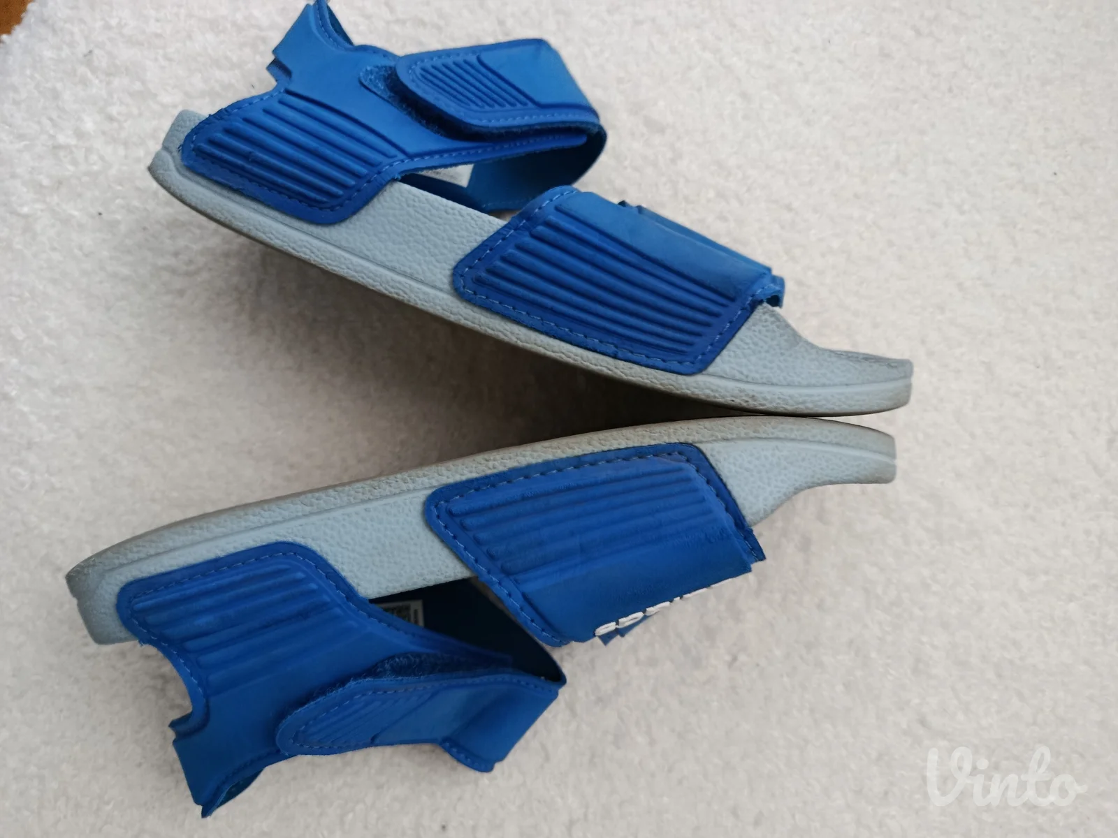 Adidas plave sandale za decake, br.32