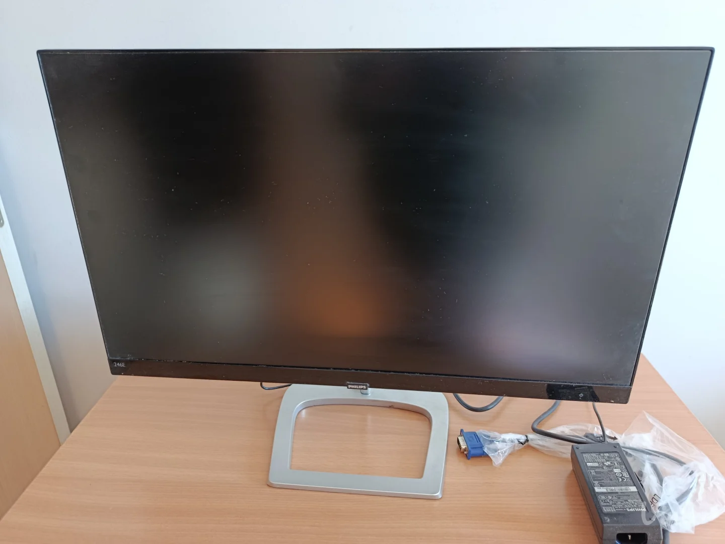 Monitor Philips, 246E9Q, odlicno stanje