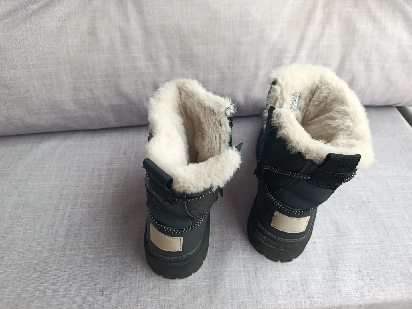 Zimske crne cizme za devojcice/ zene, br.36