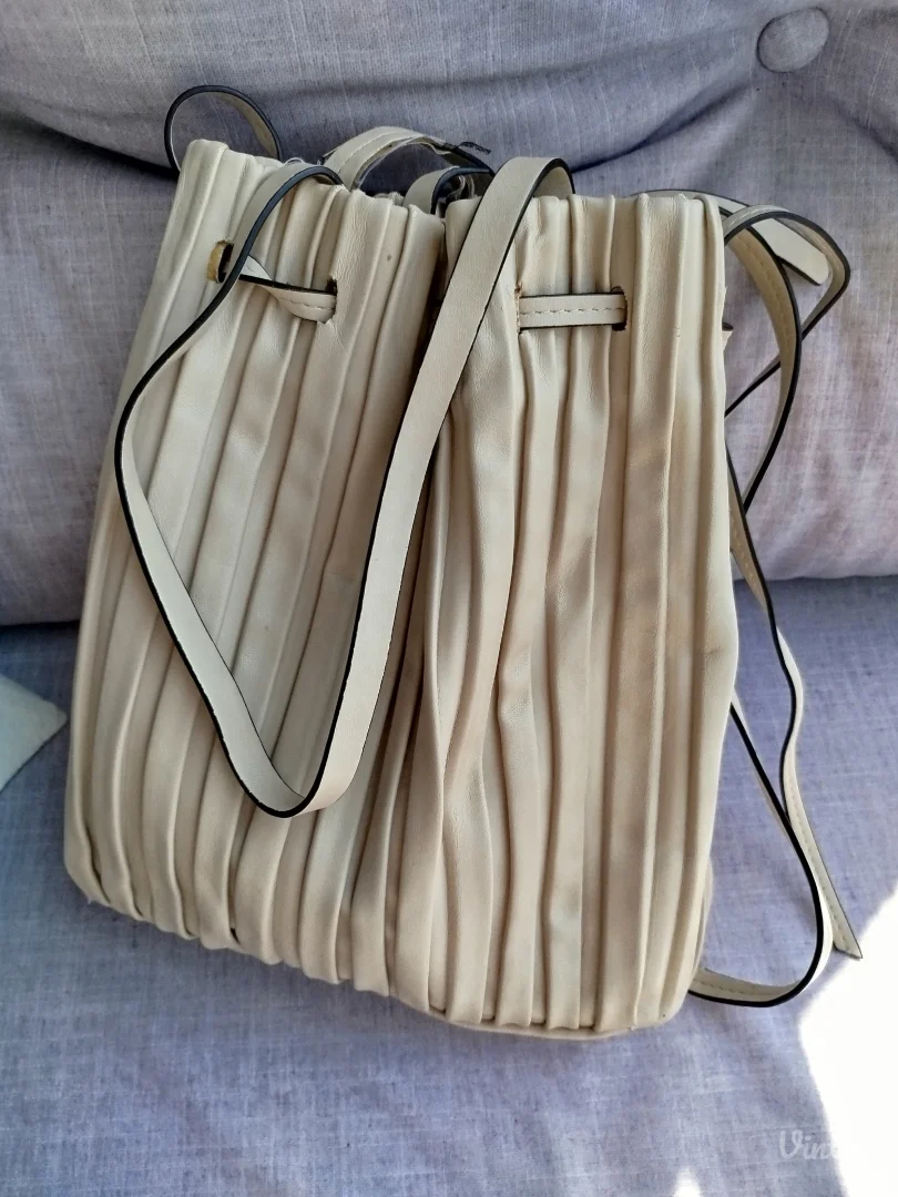 Zara bez, plisirana torba