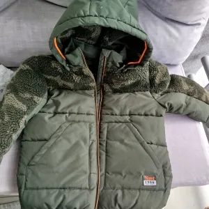 Zimska jakna za decake, vel.122, kao novo