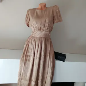 Zara zlatna haljina, vel.S