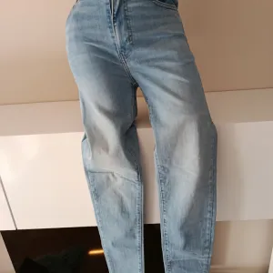 Levi' s Premium 28vel ORIGINAL, kao novo