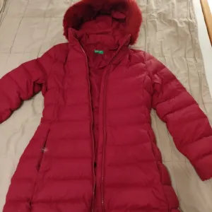 Benetton perjana jakna, bordo, XS