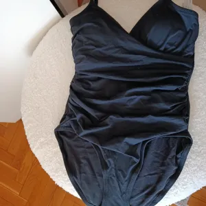 Lindex jednodelni crni kupaci, vel.XS, NOVO