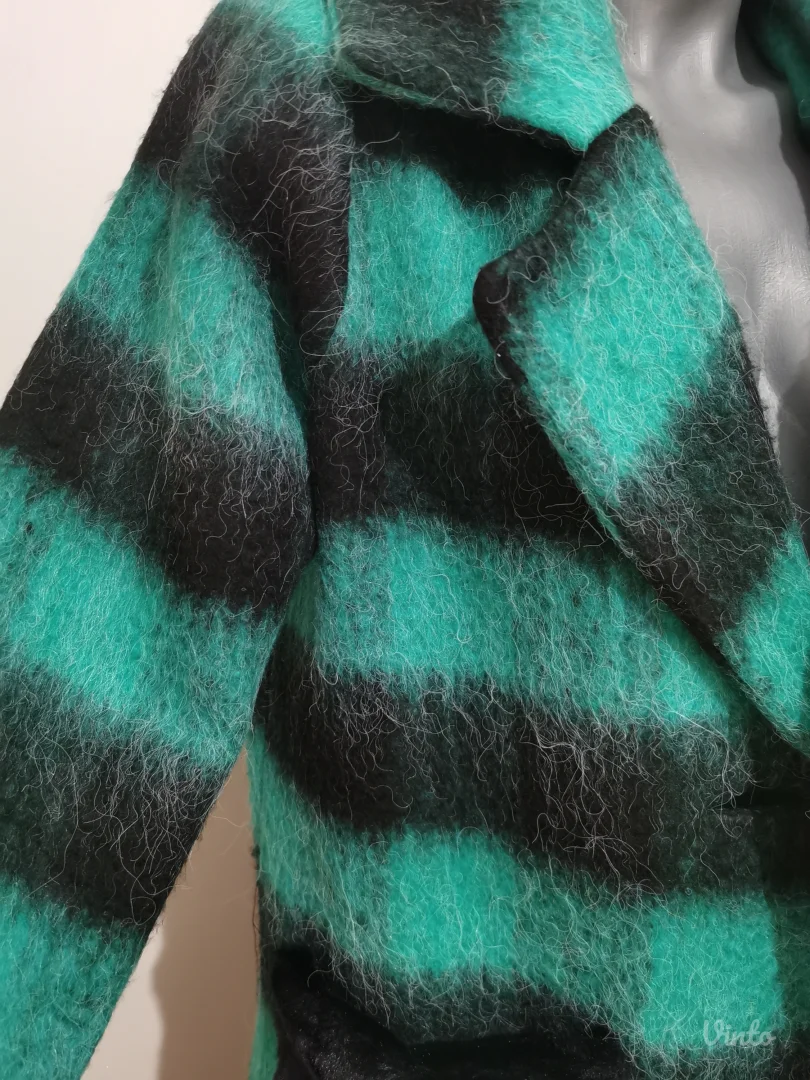 Kaput sa plišanim džepovima