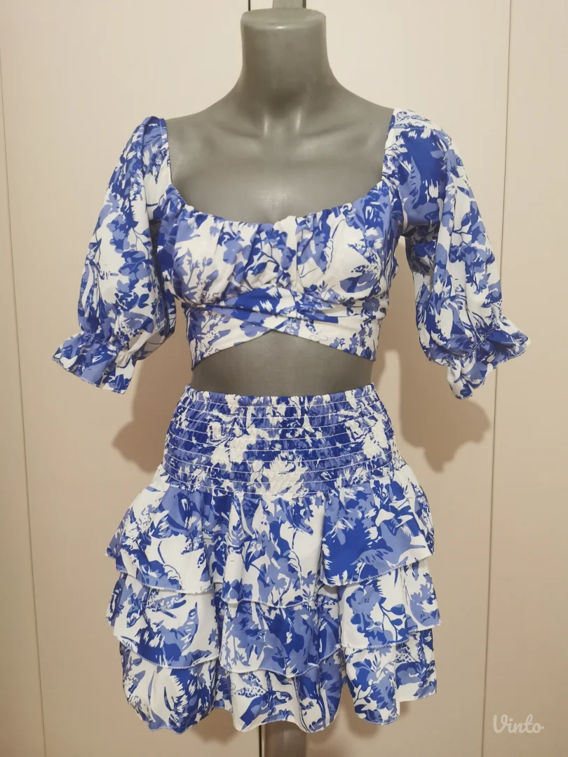 Nov komplet sa etiketom