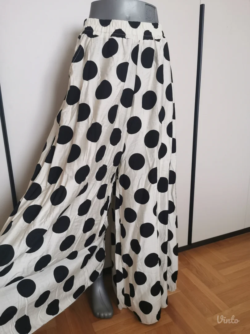 Nove pantalone sa etiketom