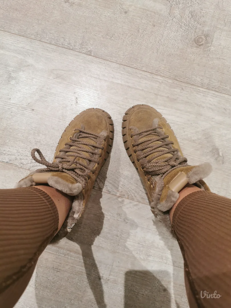 L'estrosa kozne cizme