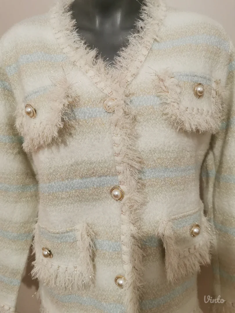 Nov dzemper sa etiketom