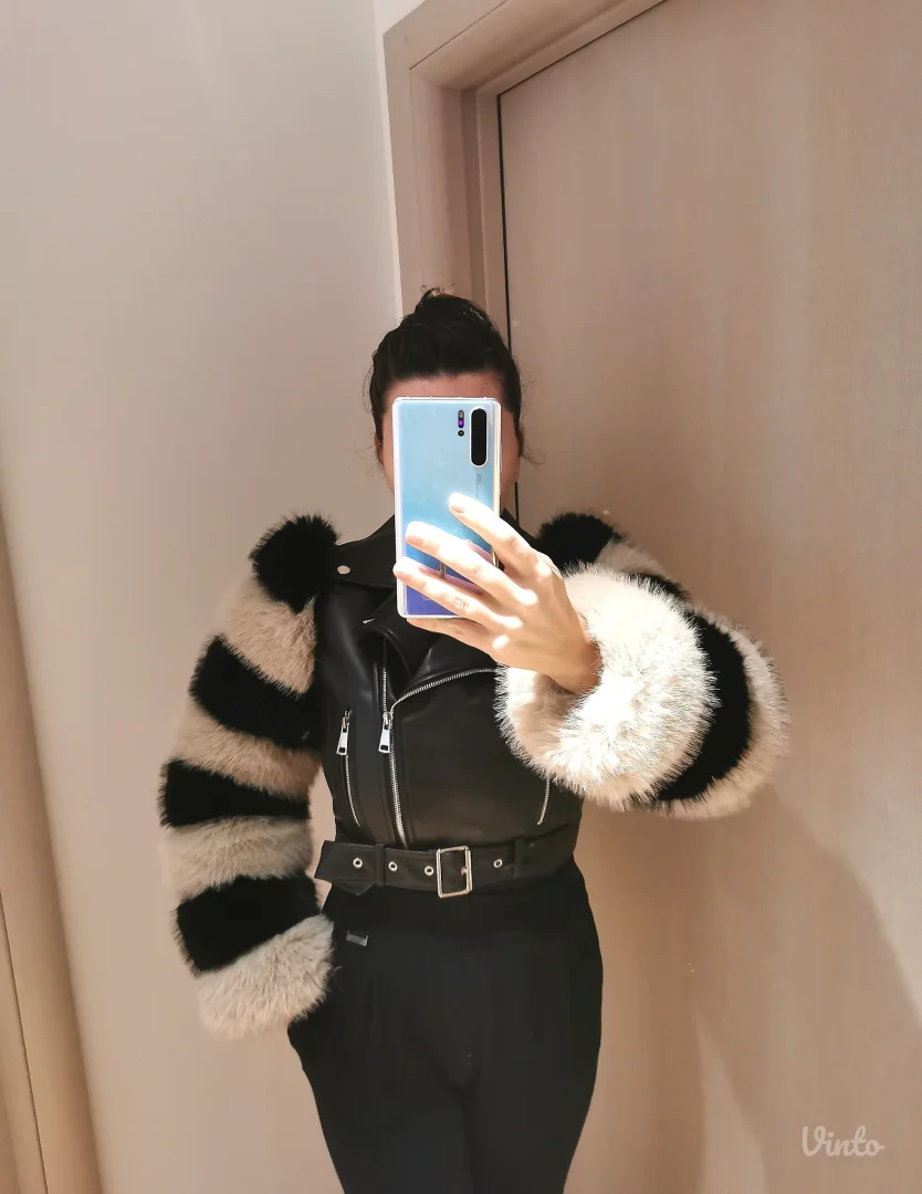 Nova jakna sa krznenim rukavima