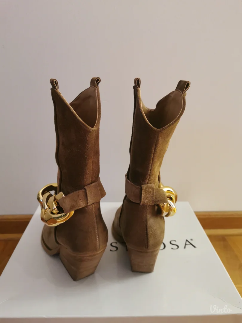 L'estrosa kozne kaubojke