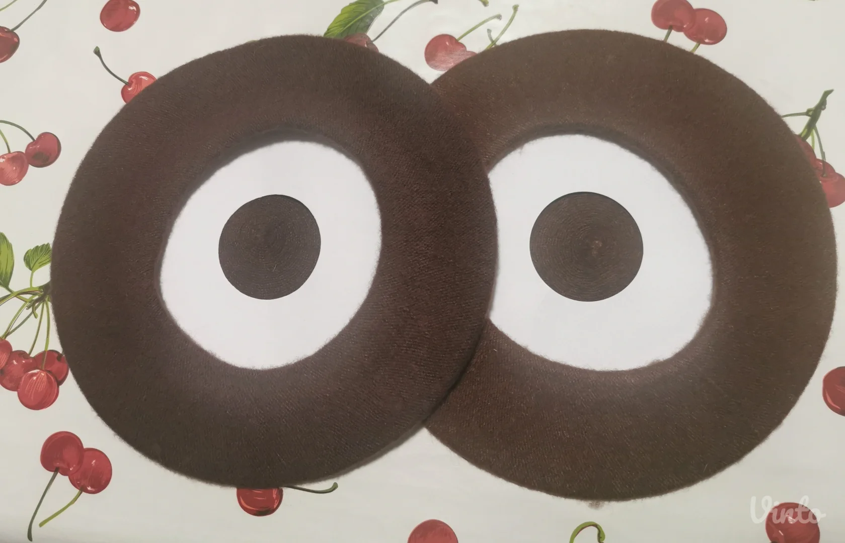 Nove beretke, 2 komada