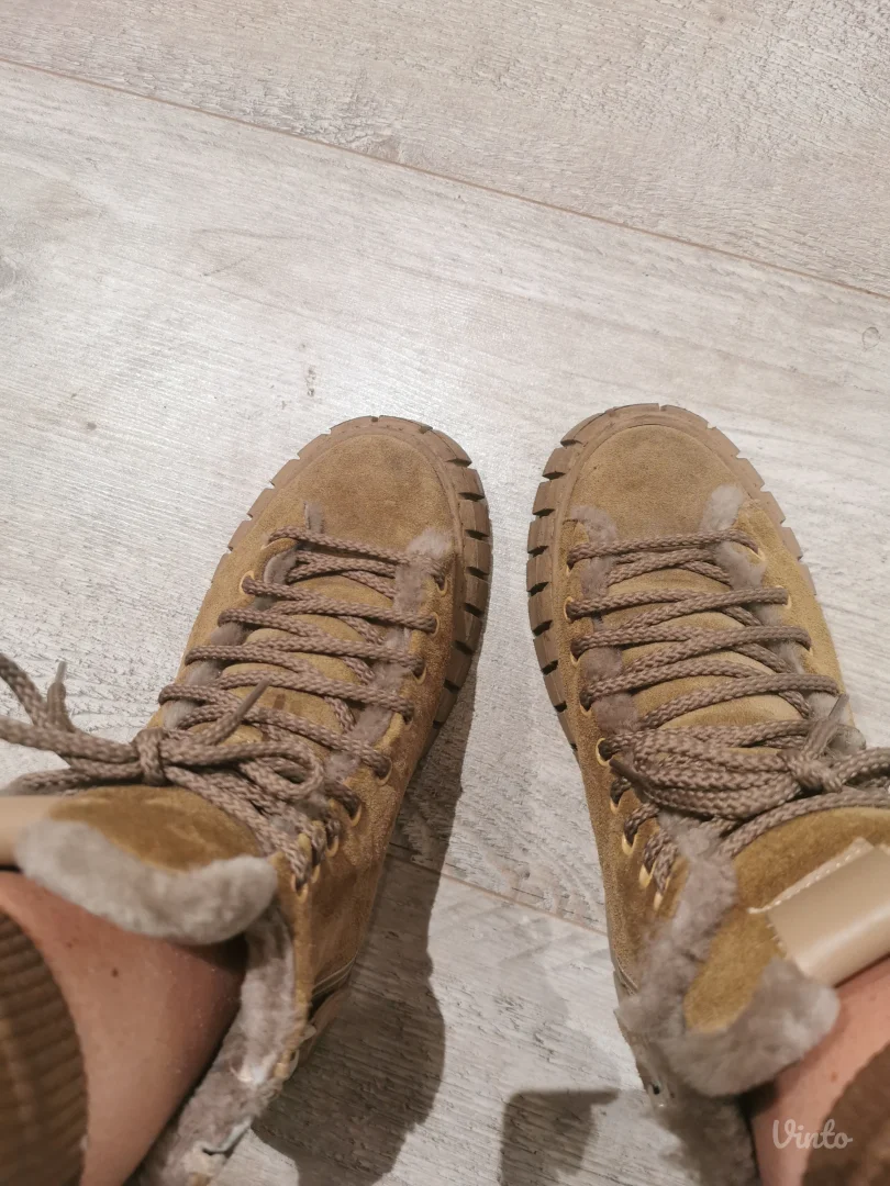 L'estrosa kozne cizme