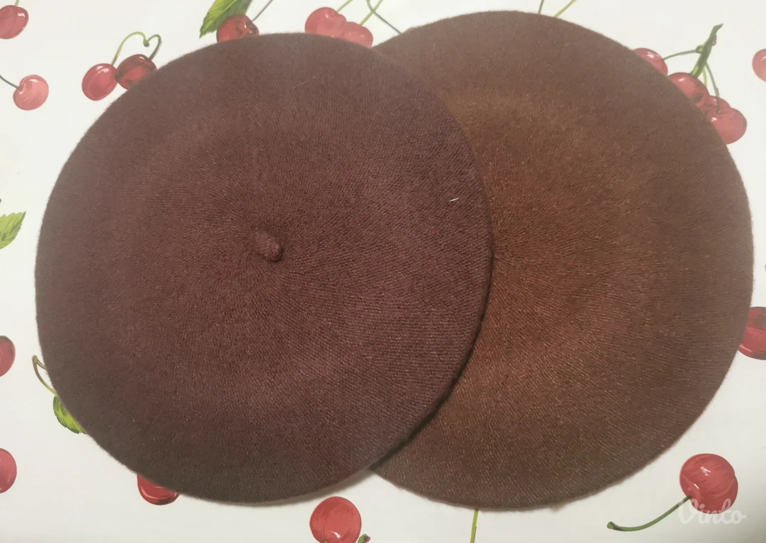 Nove beretke, 2 komada