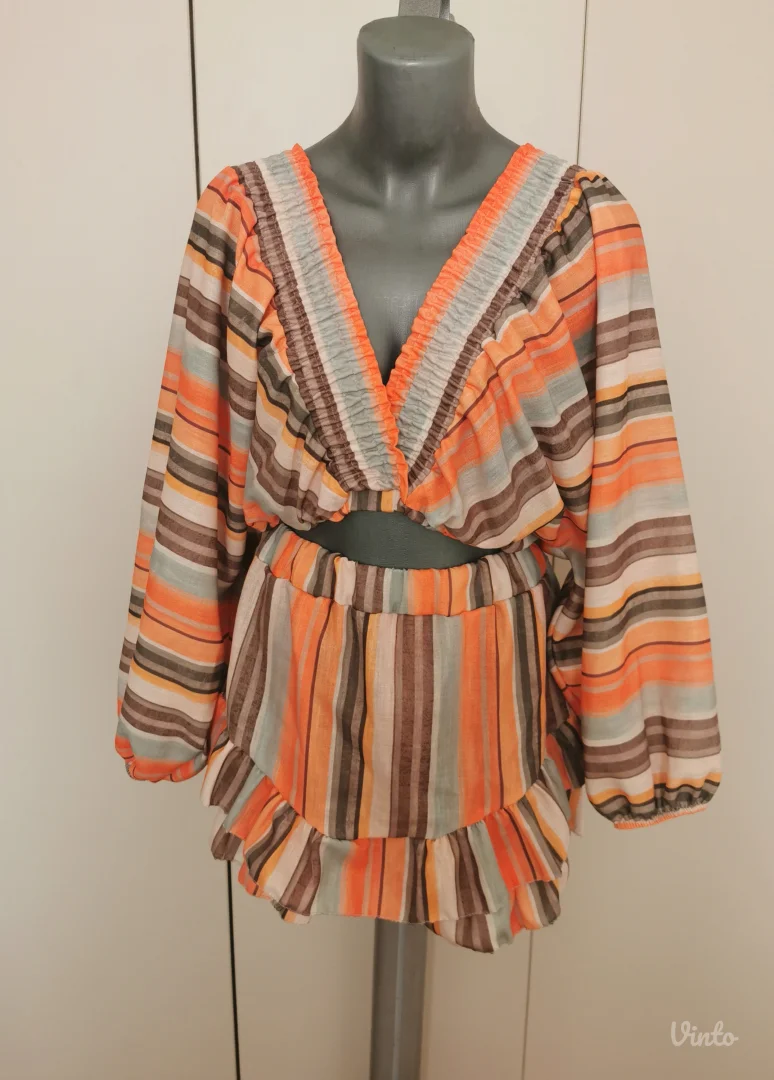 Nov komplet sa etiketom