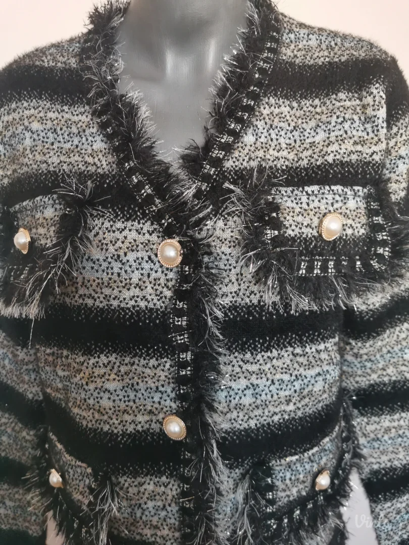 Nov dzemper sa etiketom