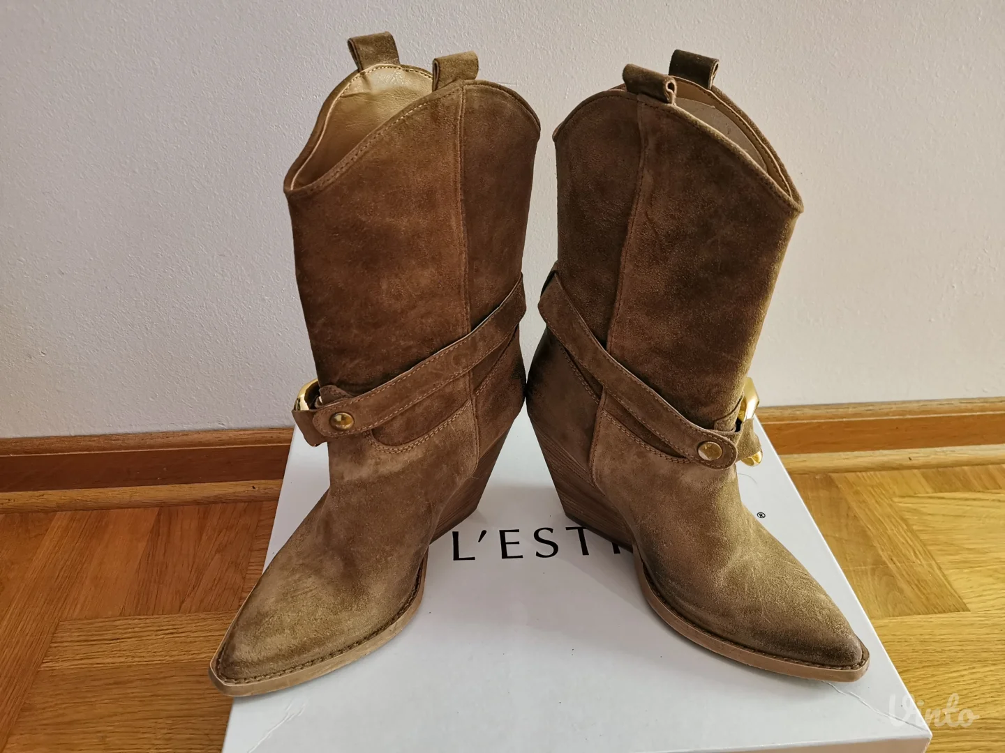 L'estrosa kozne kaubojke