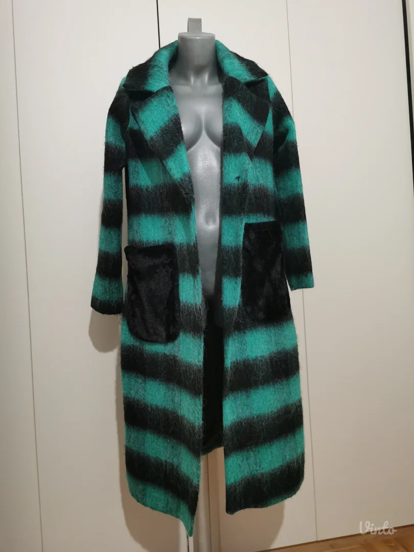 Kaput sa plišanim džepovima