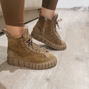 L'estrosa kozne cizme