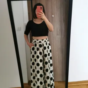 Nove pantalone sa etiketom