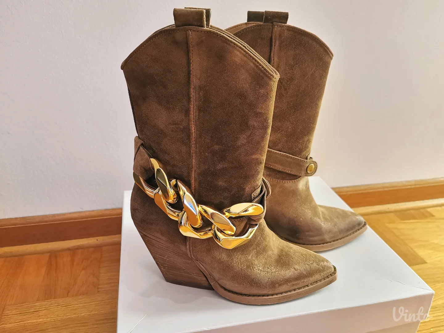 L'estrosa kozne kaubojke