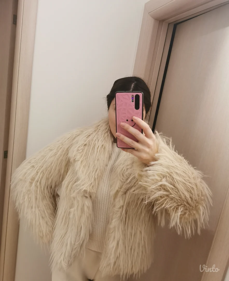 Nova bunda od vestackog krzna sa etiketom