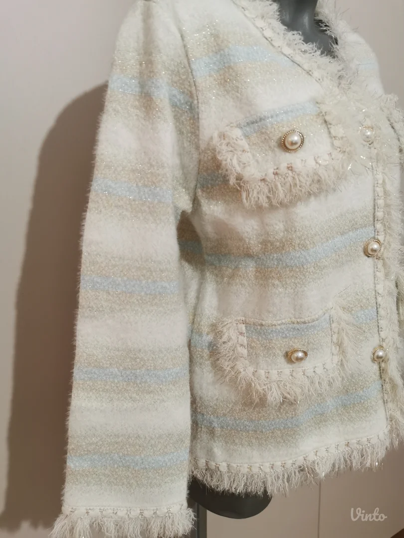 Nov dzemper sa etiketom