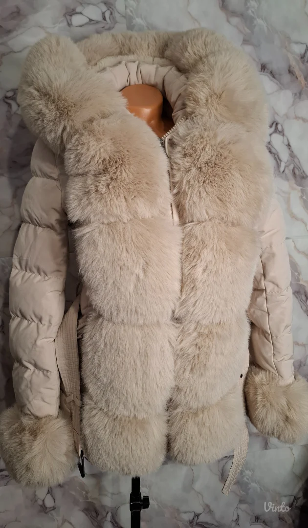 Bež topla jakna sa krznom