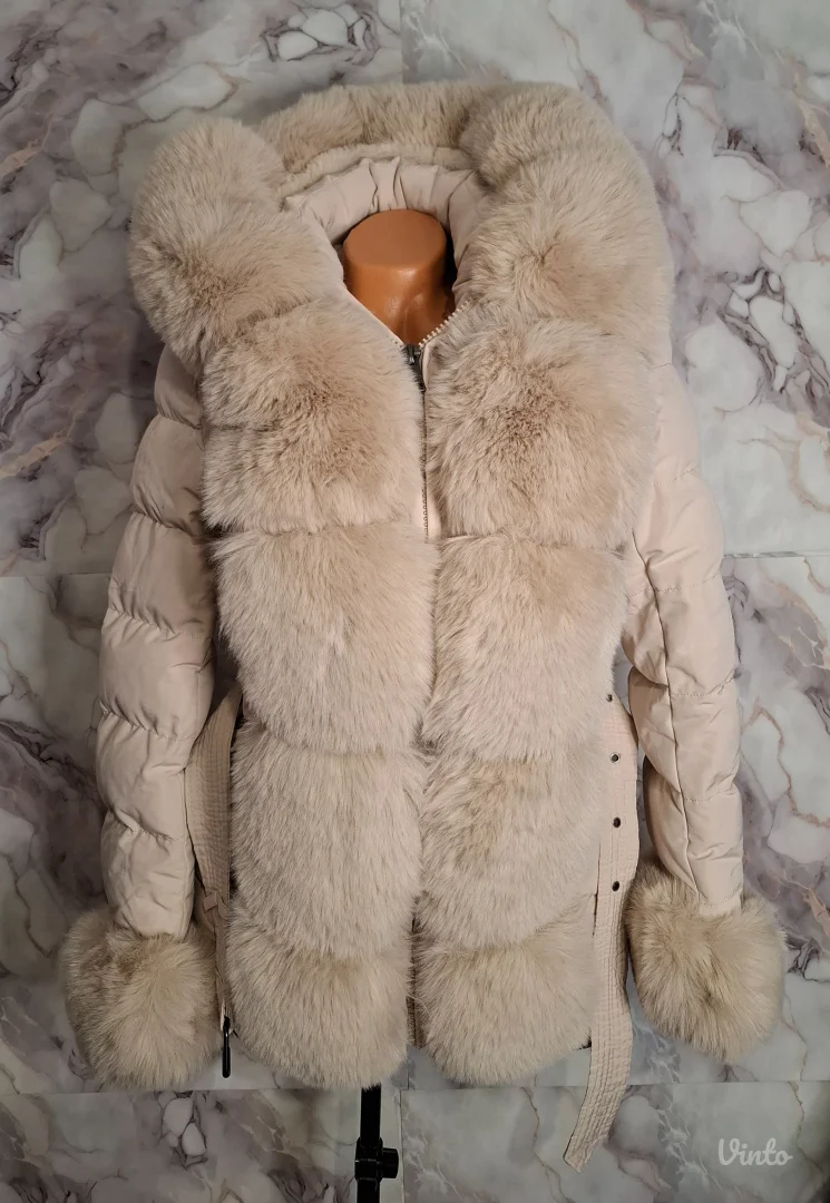 Bež topla jakna sa krznom