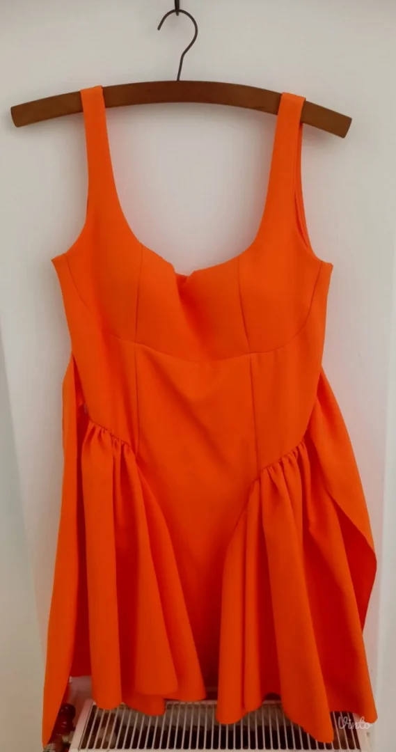 Letnja haljina sa masnom na ledjima S