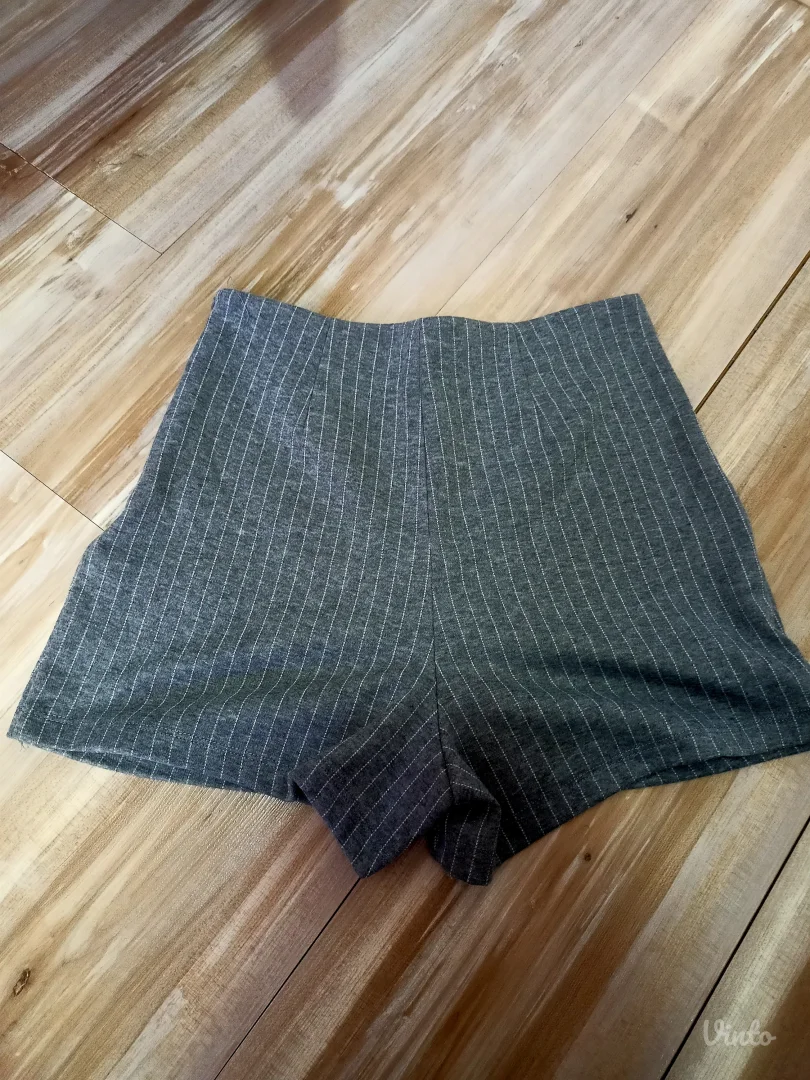 Nova suknjica/sorc (Skort) XS ima elastina Sinsay