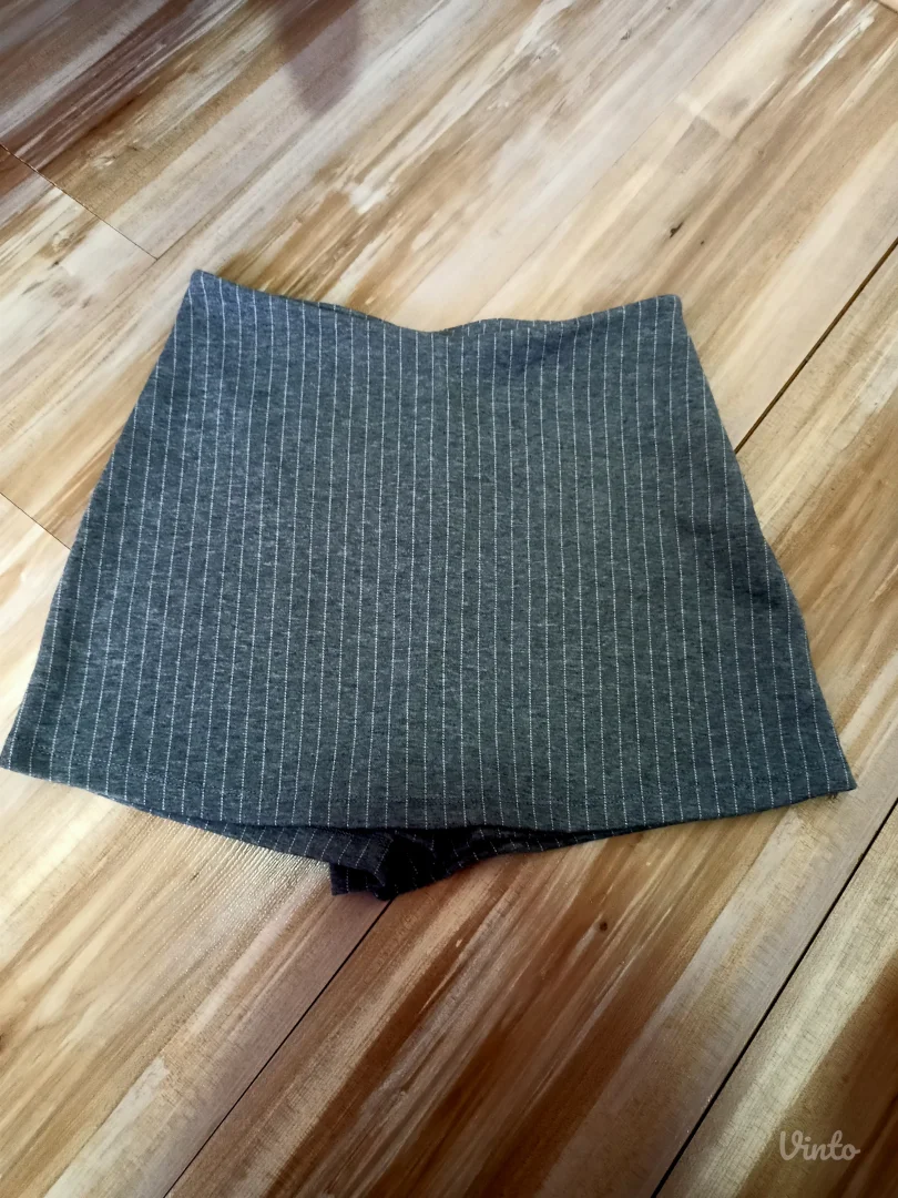 Nova suknjica/sorc (Skort) XS ima elastina Sinsay