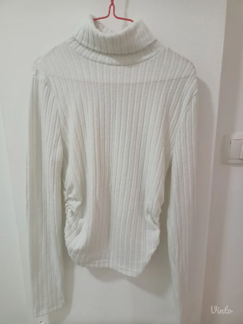 Nov beli Shein dzempercic S/M