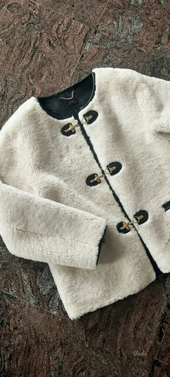 AMISU jakna kao nova