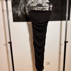 ŽENSKA CRNA HALJINA