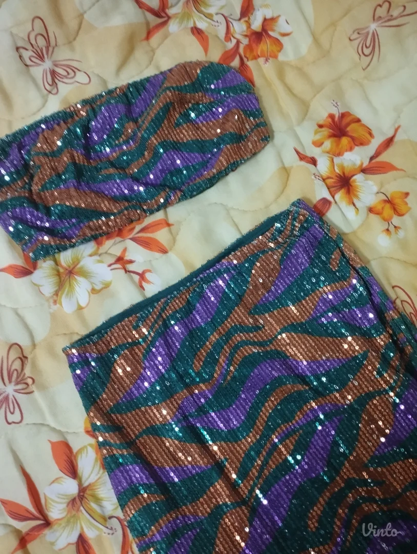 Komplet top i suknja