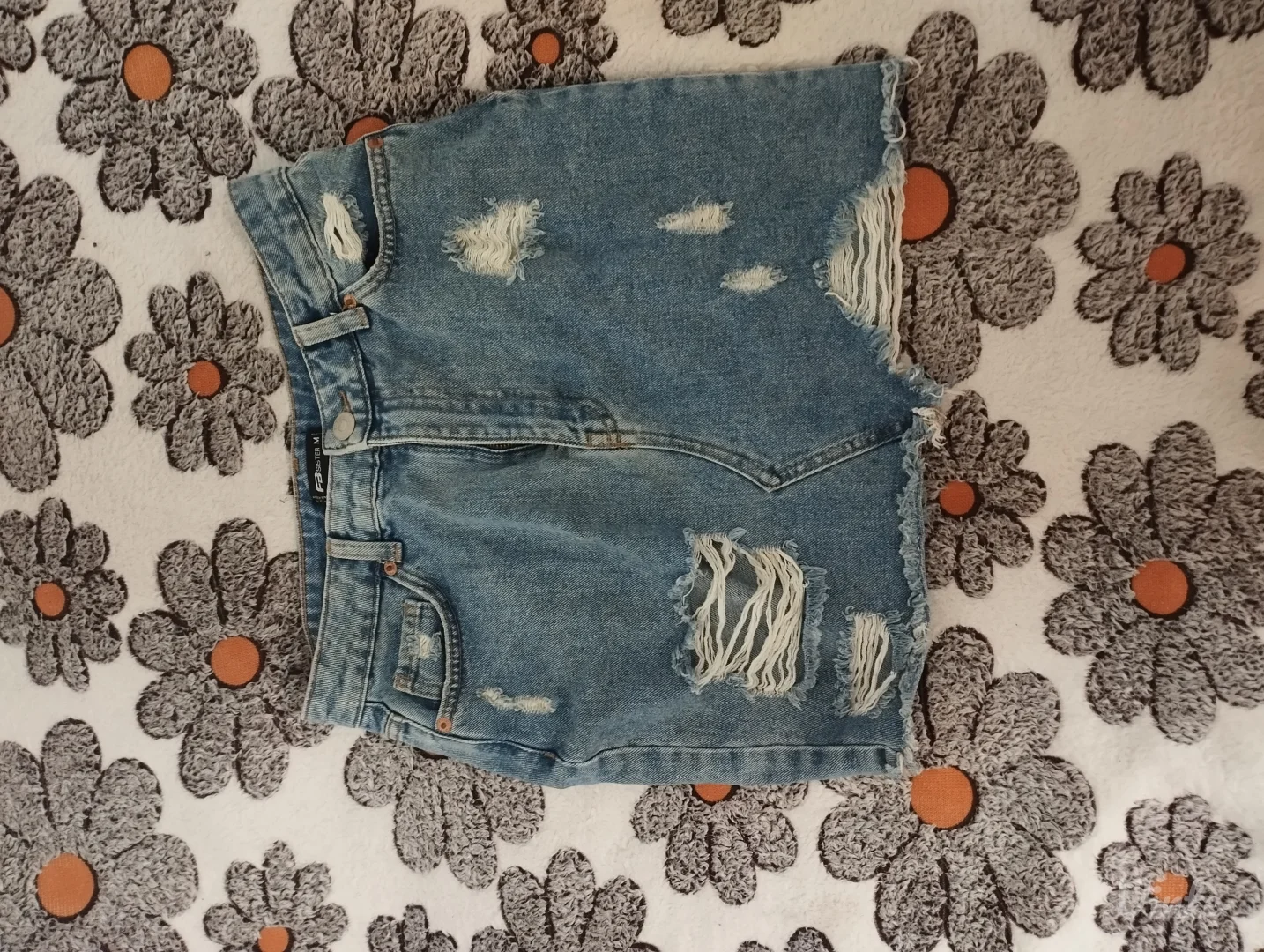 Teksas suknja iscepana