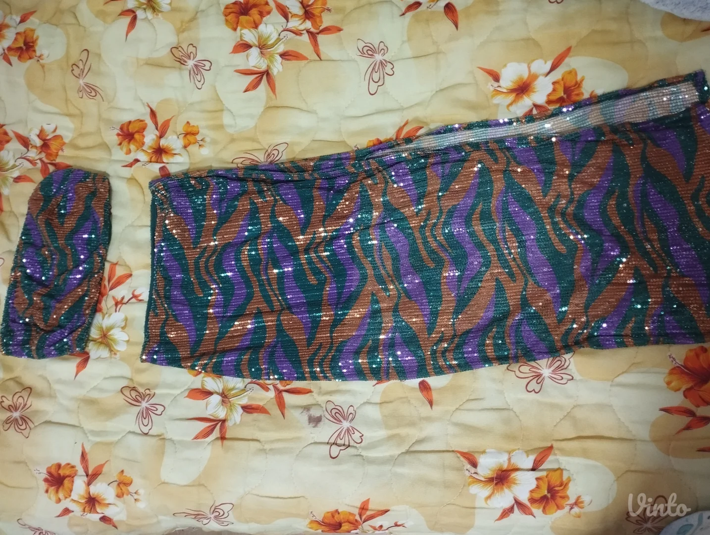 Komplet top i suknja