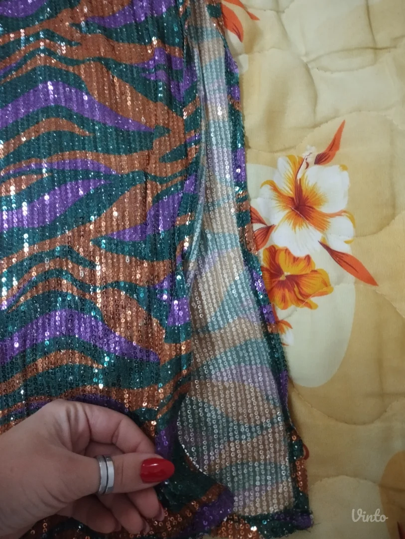 Komplet top i suknja