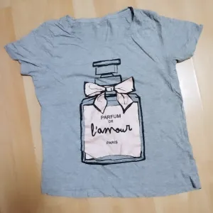 Siva majica sa printom