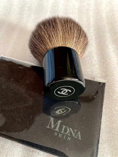 CHANEL cetkica original + poklon