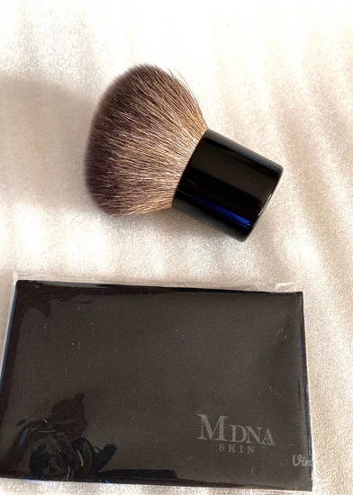 CHANEL cetkica original + poklon