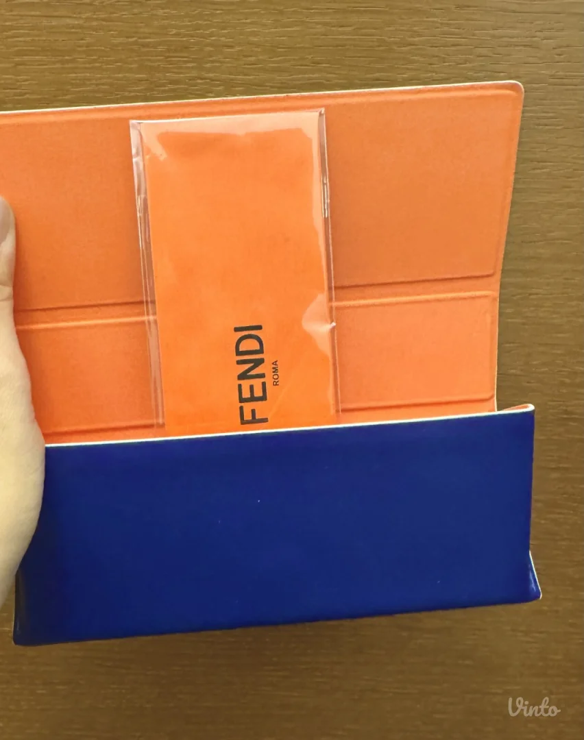 FENDI Novo original +Poklon