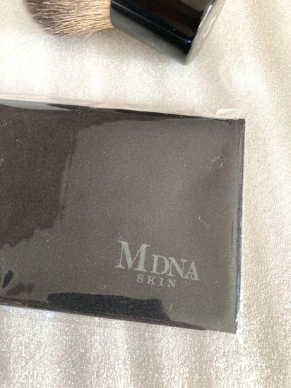 CHANEL cetkica original + poklon