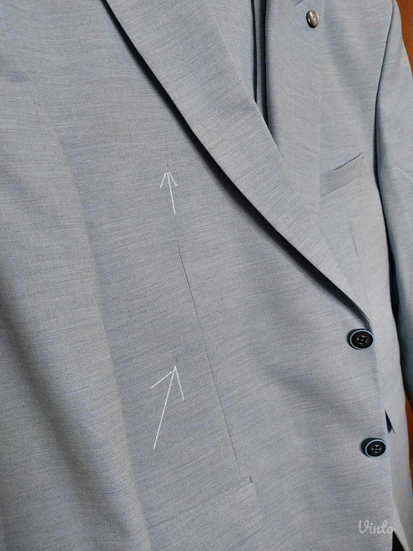 Trodelno svetlo plavo odelo