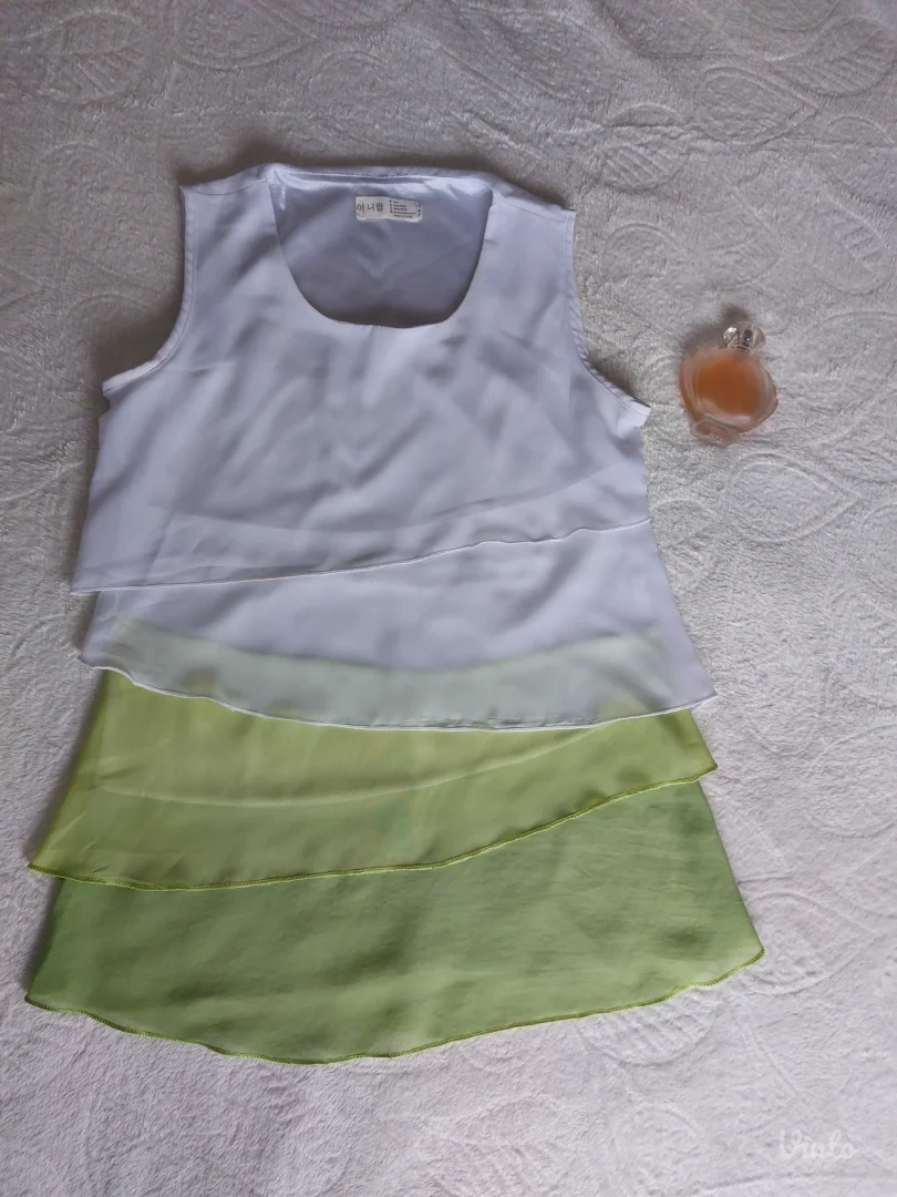 Bela majica sa zelenim ombre karnerima