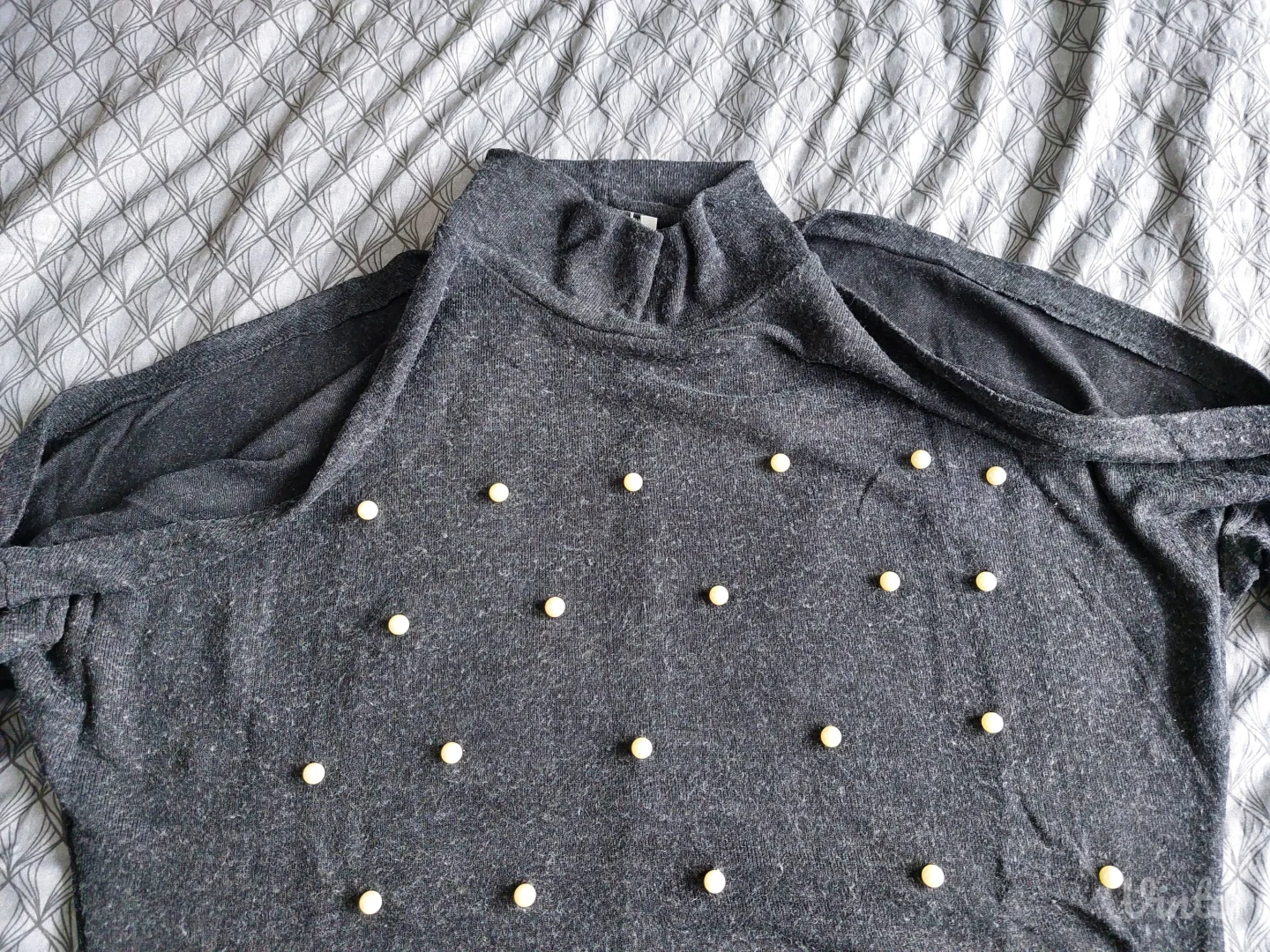 Tanka biserna rolka sa golim ramenima