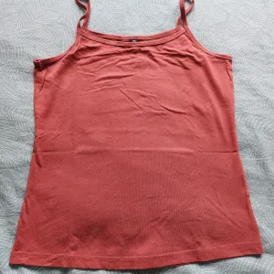 Koralna majica na bratele