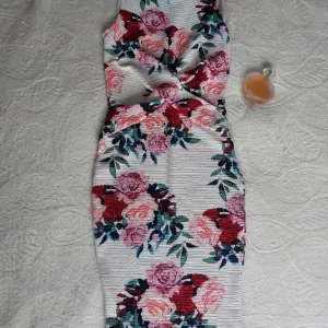 Uska cvetna haljina XS/S